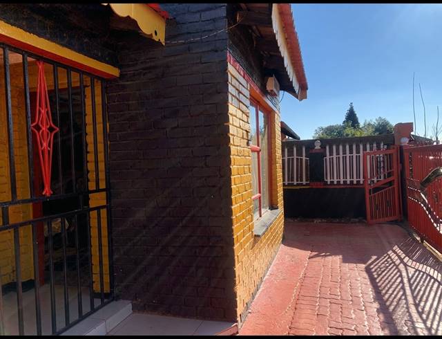 3 BEDROOM HOUSE FOR SALE IN LAKESIDE